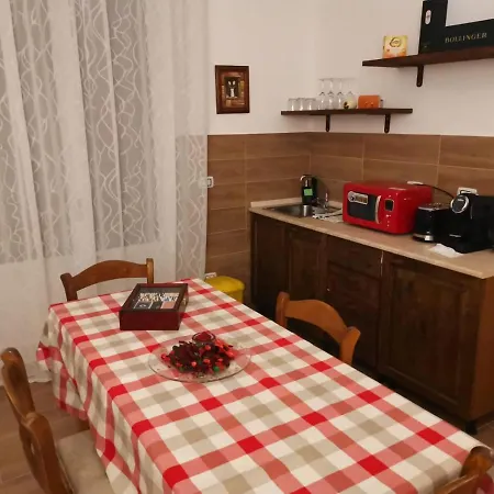 לינה וארוחת בוקר Belli Dentro ורונה